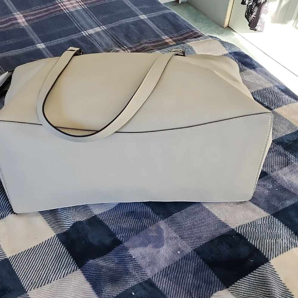 Simply Vera Vera Wang White Tote Bag - Picture 12 of 13